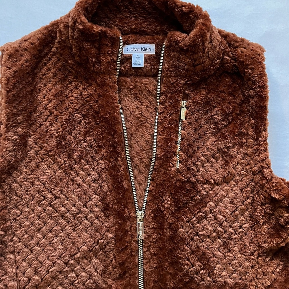 NWOT Calvin Klein Plush Zip-Up Vest - Picture 2 of 13